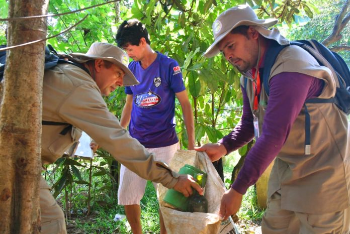 El objetivo de la campaña es eliminar drásticamente las fuentes de propagación del mosquito transmisor del dengue en el décimo departamento. El objetivo de la campaña es eliminar drásticamente las fuentes de propagación del mosquito transmisor del dengue en el décimo departamento.