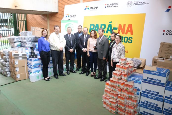 Entre los insumos entregados figuran 300 máscaras (con protección respiratoria, visual y facial), 100 mil bolsas de residuos reforzados, 5 mil pares de guantes propileno, 15 mil repelentes, 10 mil tapabocas, alcohol, equipos informáticos, entre otros. Entre los insumos entregados figuran 300 máscaras (con protección respiratoria, visual y facial), 100 mil bolsas de residuos reforzados, 5 mil pares de guantes propileno, 15 mil repelentes, 10 mil tapabocas, alcohol, equipos informáticos, entre otros.