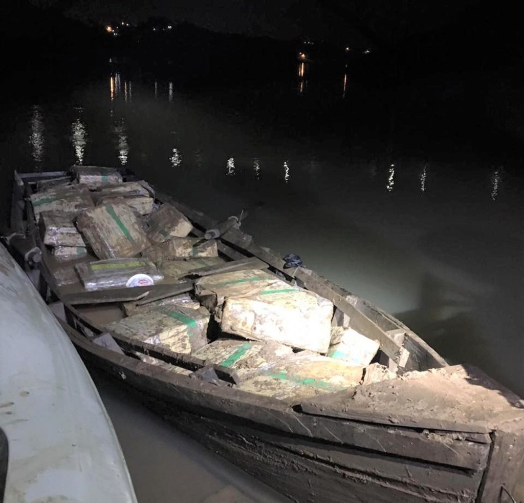 Cae otra CANOA con droga que salió de un puerto clandestino en el ...